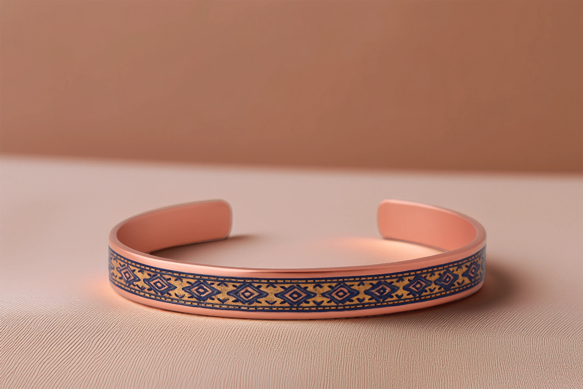 Kadın Bakır Bileklik - Anna Model Özel Baskı Metal Kutu Ve Kuvars Taşı