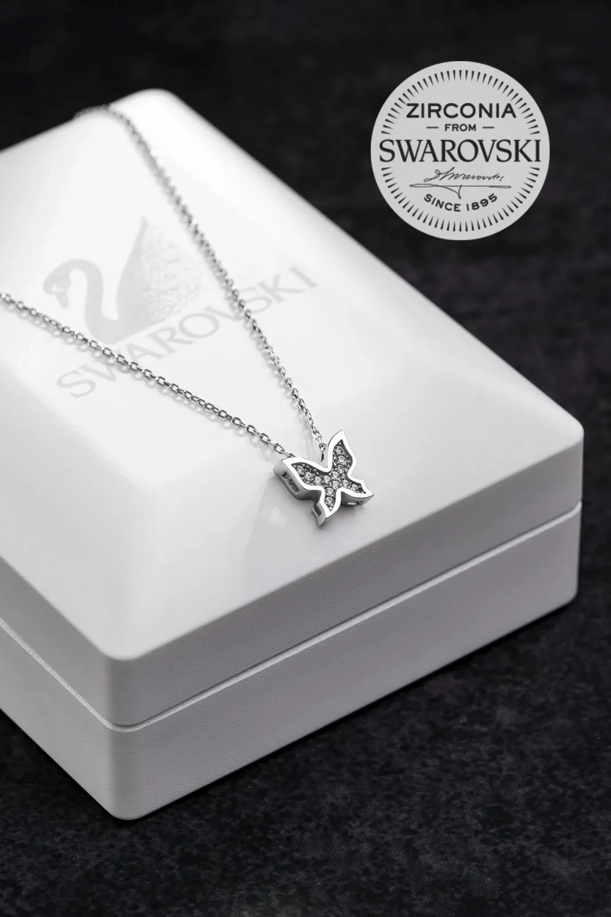 Kadın Gümüş Kolye - Swarovski Taşlı Zirconia Çok Taşlı Kelebek Motifli Kadın Kolye