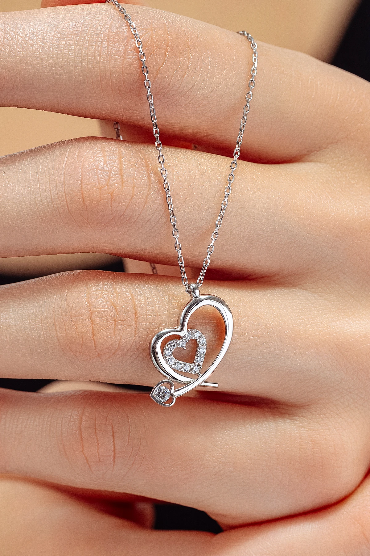 Kadın Gümüş Kolye - Swarovski Taşlı Zirconia Çift Kalpli Motifli Kadın Kolye