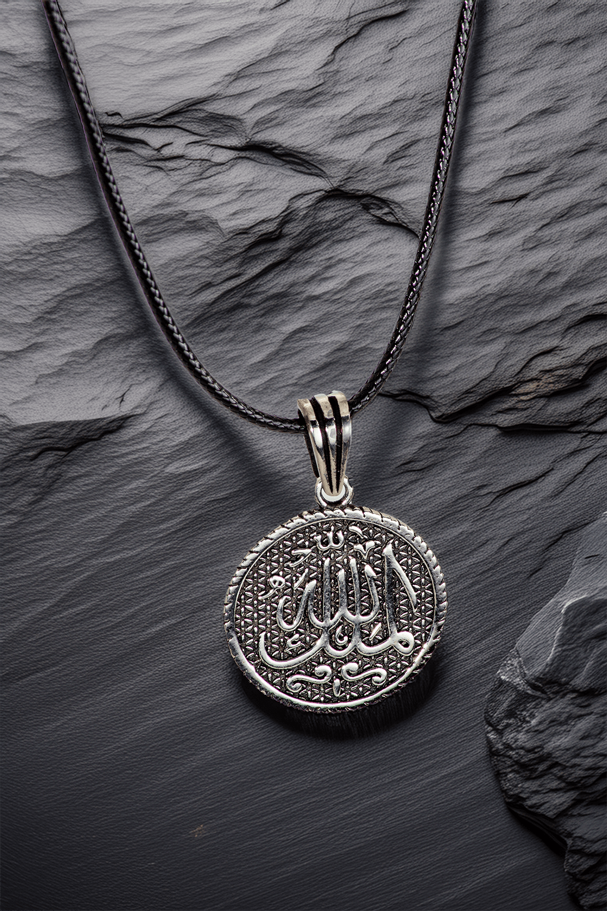 Erkek Gümüş Kolye Ucu - Mülki Allah Yazılı Oksitli Model Deri Kolyeli 925 Ayar Gümüş