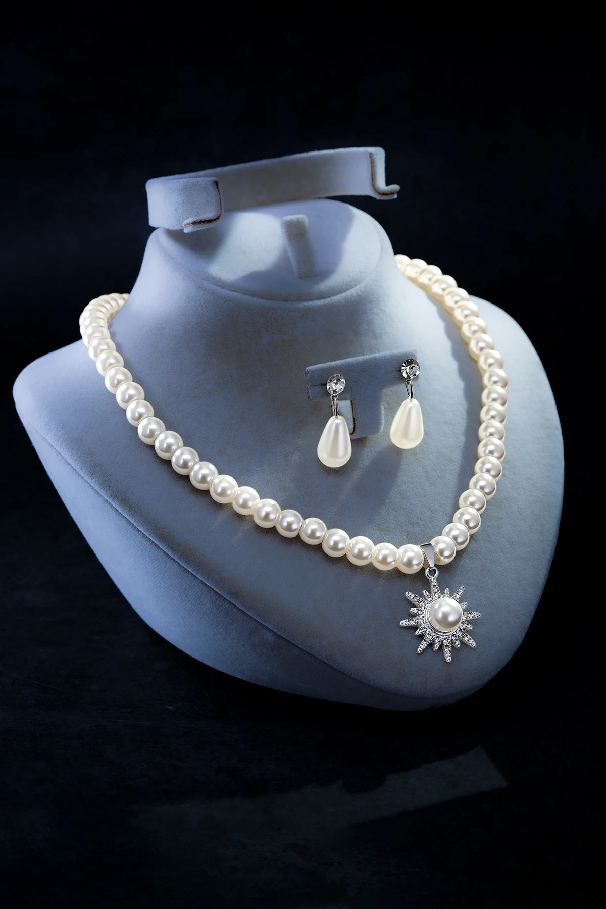 Kadın İnci Kolye Küpe Set - Solara Model Çiçek Motifli Kadın İnci Set