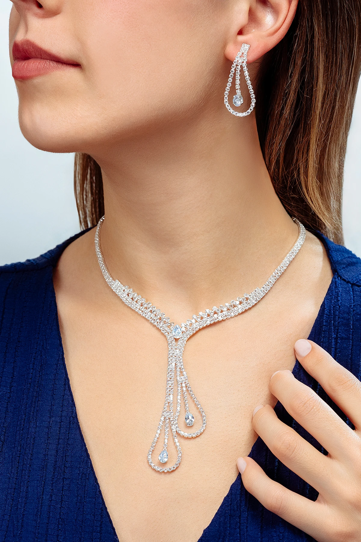 Kadın Bijuteri Kolye Küpe Set - Elisia Model Baget ve Zirkon Taşlı Su Yolu Set