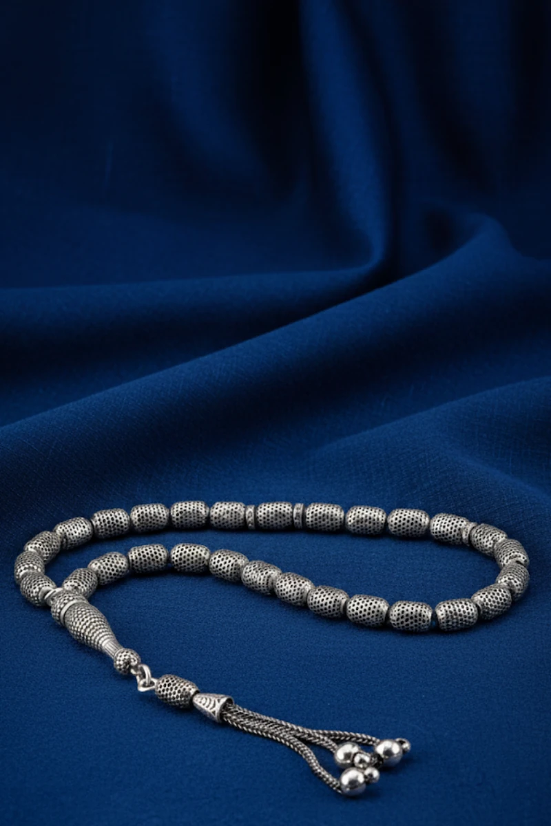 Erkek Gümüş Tespih - 925 Ayar Oksitli Model Delikli Kapsül Kesim Tesbih