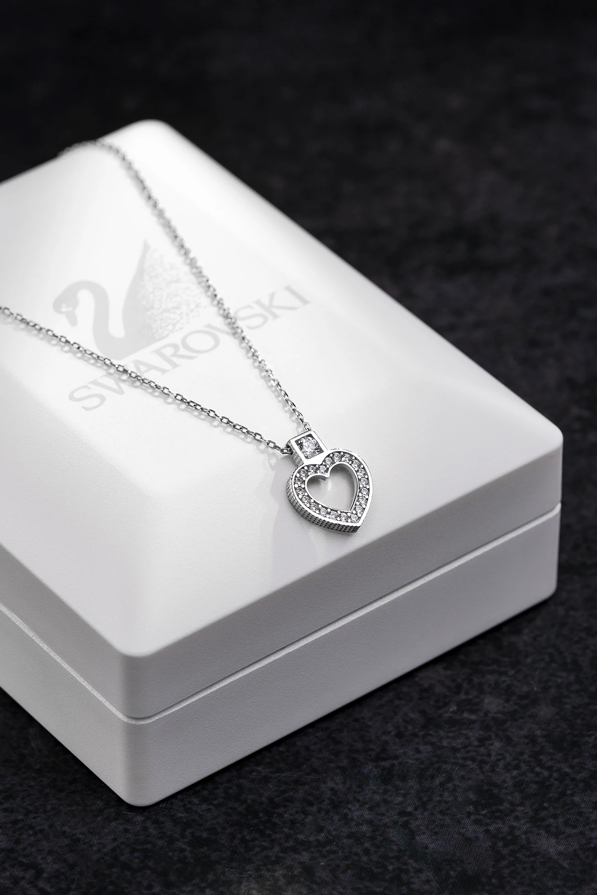 Kadın Gümüş Kolye - Swarovski Taşlı Zirconia Kalp Motifli Kadın Kolye