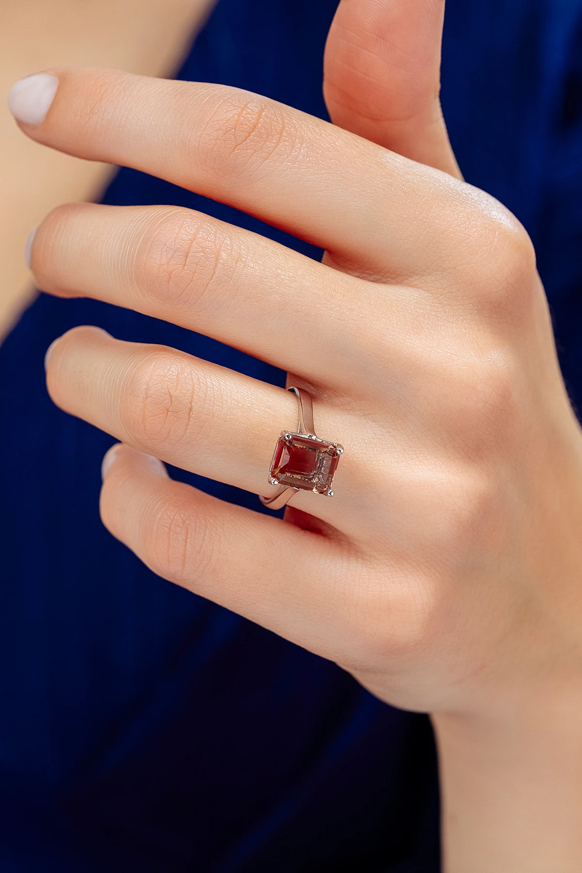 Gümüş Kadın Yüzük - Zultanit Taşlı Kare Model Tektaş Yüzük