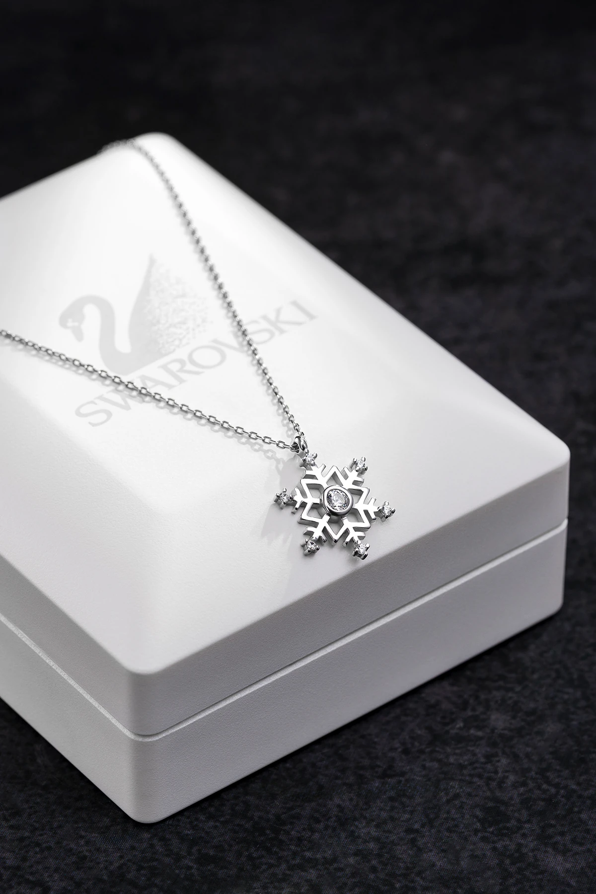 Kadın Gümüş Kolye - Swarovski Taşlı Zirconia Kar Tanesi Model 2 Kadın Kolye