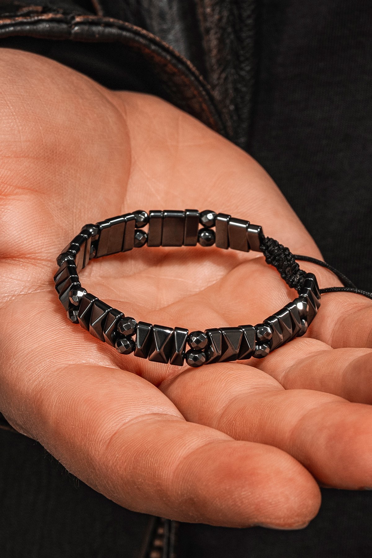 Erkek Kadın Doğal Taş Bileklik - Siyah Hematit Doğal Taşlı Makrome Yuvarlak Model 2 Unisex Bileklik
