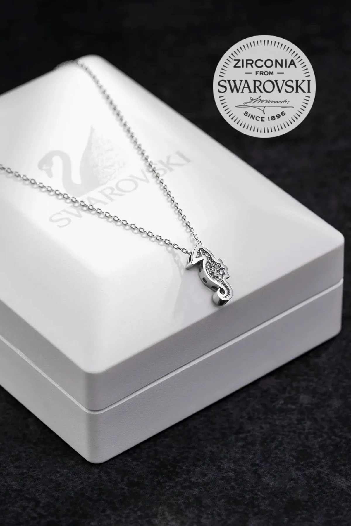 Kadın Gümüş Kolye - Swarovski Taşlı Zirconia Deniz Atı Motifli Kadın Kolye