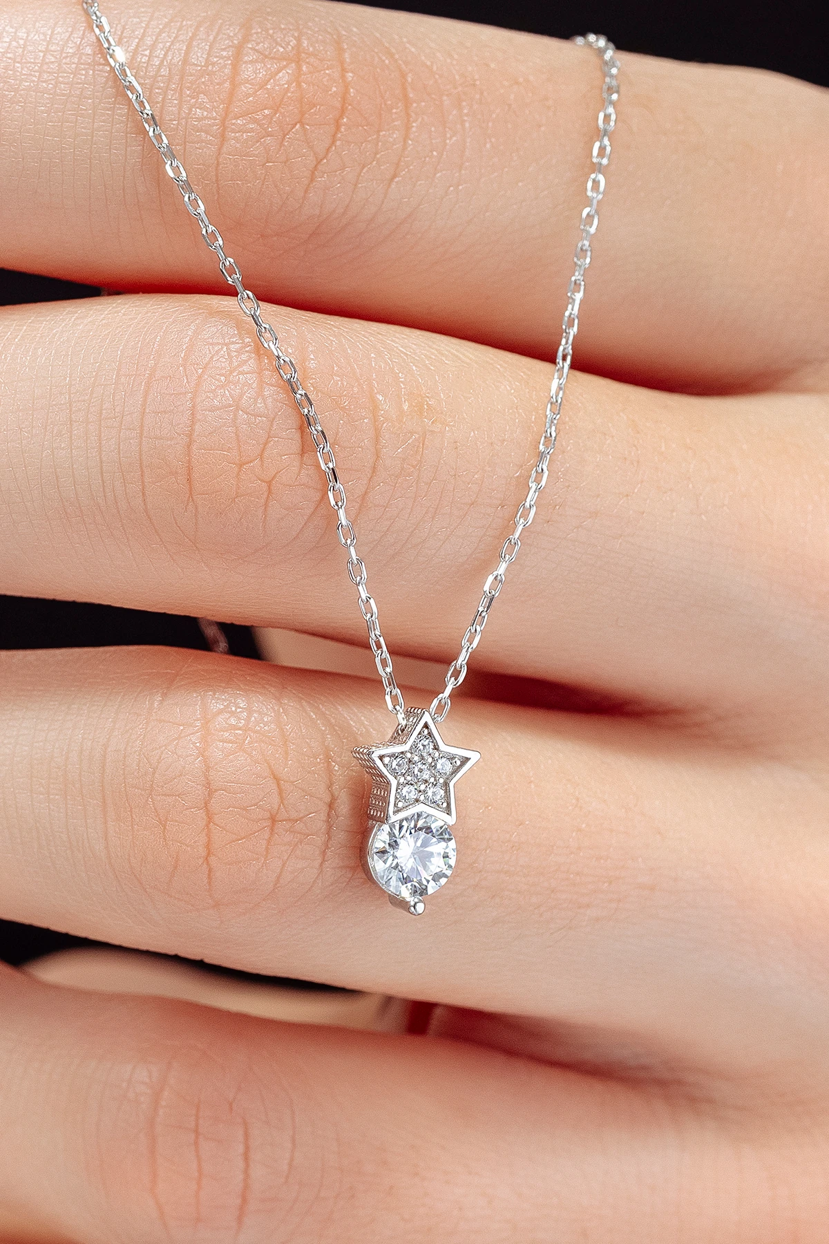 Kadın Gümüş Kolye - Swarovski Taşlı Zirconia Tektaşlı Yıldız Motifli Kadın Kolye