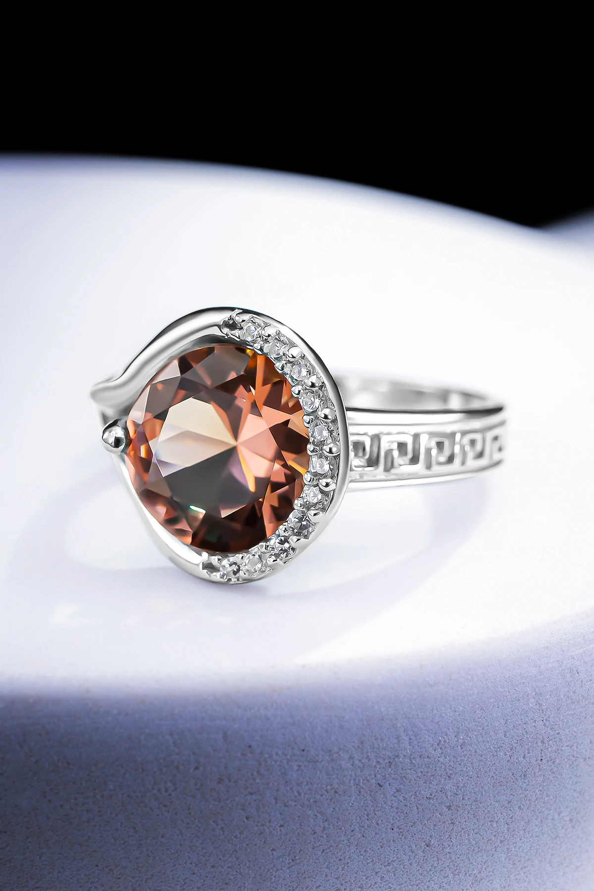 Kadın Gümüş Yüzük - Zultanit Taşlı Grek Desenli Yuvarlak Model Yüzük