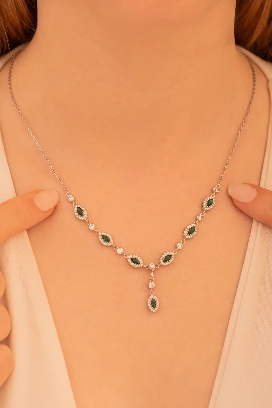 Women's Silver Necklace Pera Emerald Marquise Stone-set 925 K Silver Necklace
