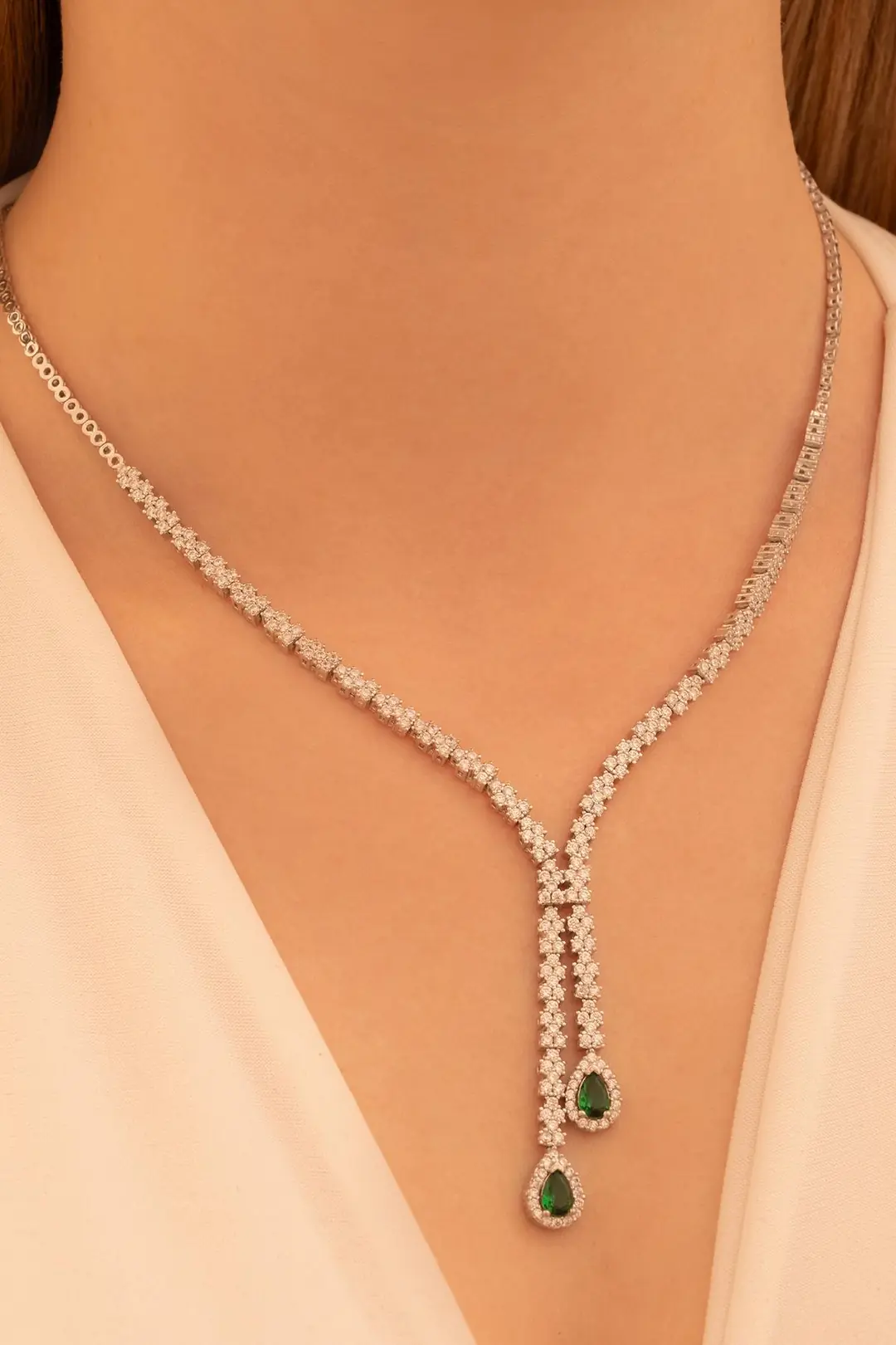 Women's Silver Necklace Peri Emerald Stone-set Drop Women's Necklace