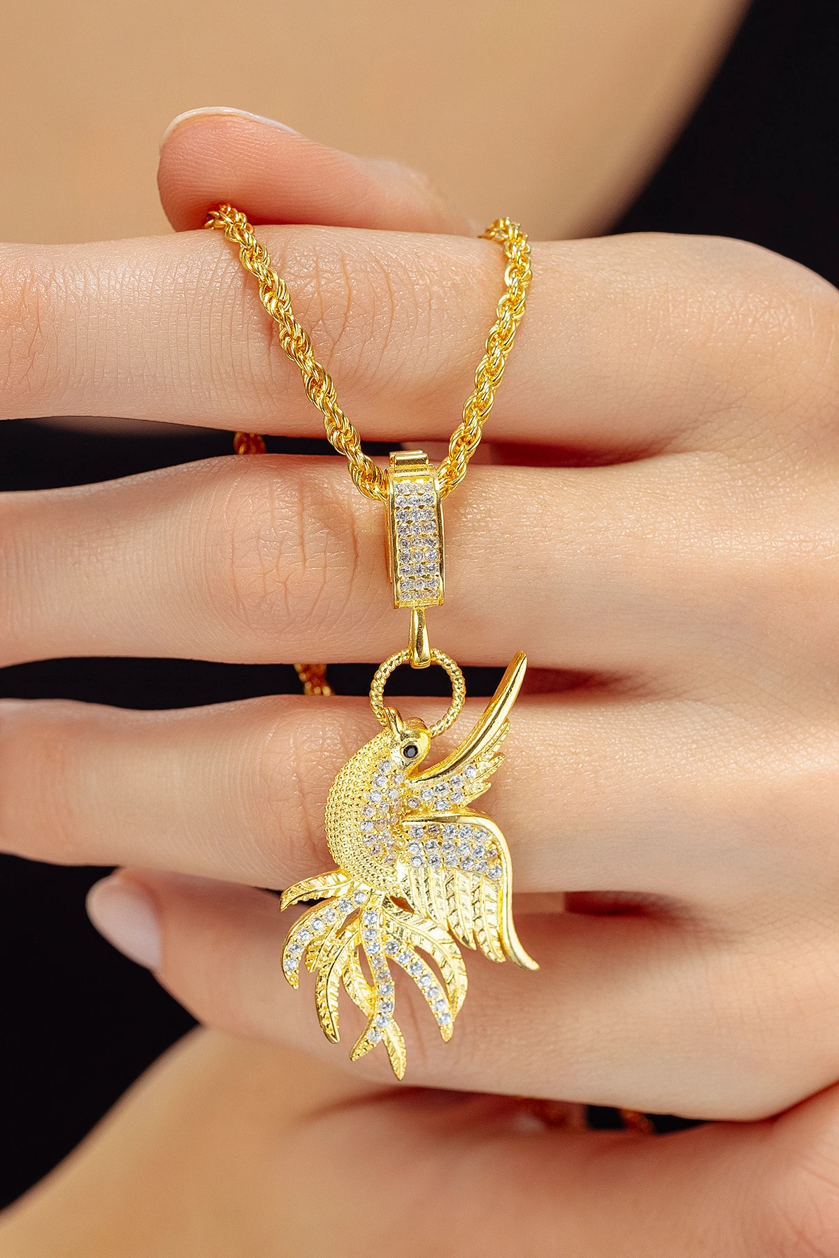 Kadın 925 Ayar Gümüş 18 Ayar Altın Kaplama Zümrüdü Anka Simurg Figürlü Kolye – Taşlı Zarif Tasarım