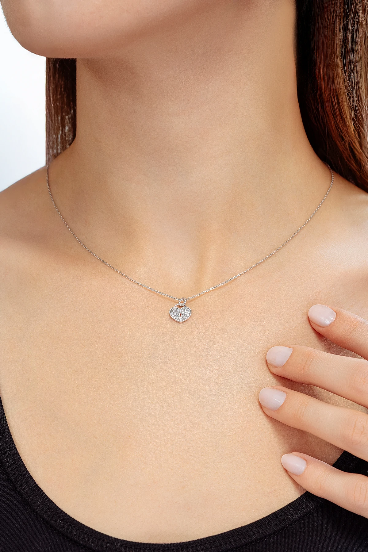 Kadın Gümüş Kolye - Swarovski Taşlı Zirconia Kilit ve Kalp Motifli Kadın Kolye