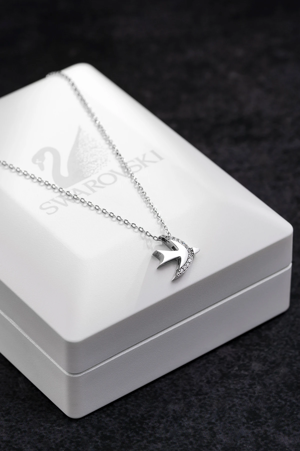 Kadın Gümüş Kolye - Swarovski Taşlı Tek Sıra Zirconia Ay Motifli Kuş Kadın Kolye