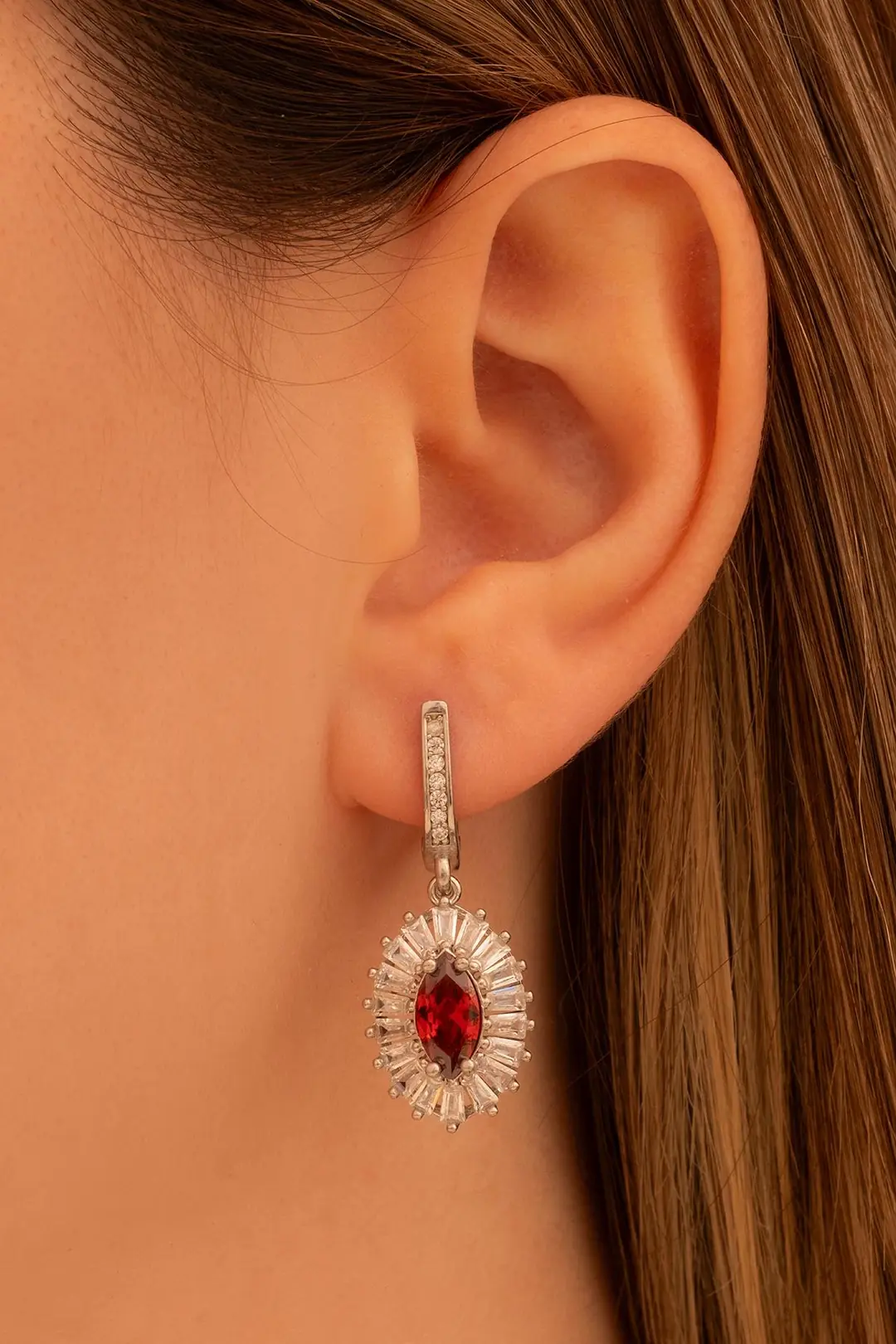 Women's Silver Earrings Drop Ruby Stone-set Baguette Süslemeli Rhodium-Plated Women's Earrings