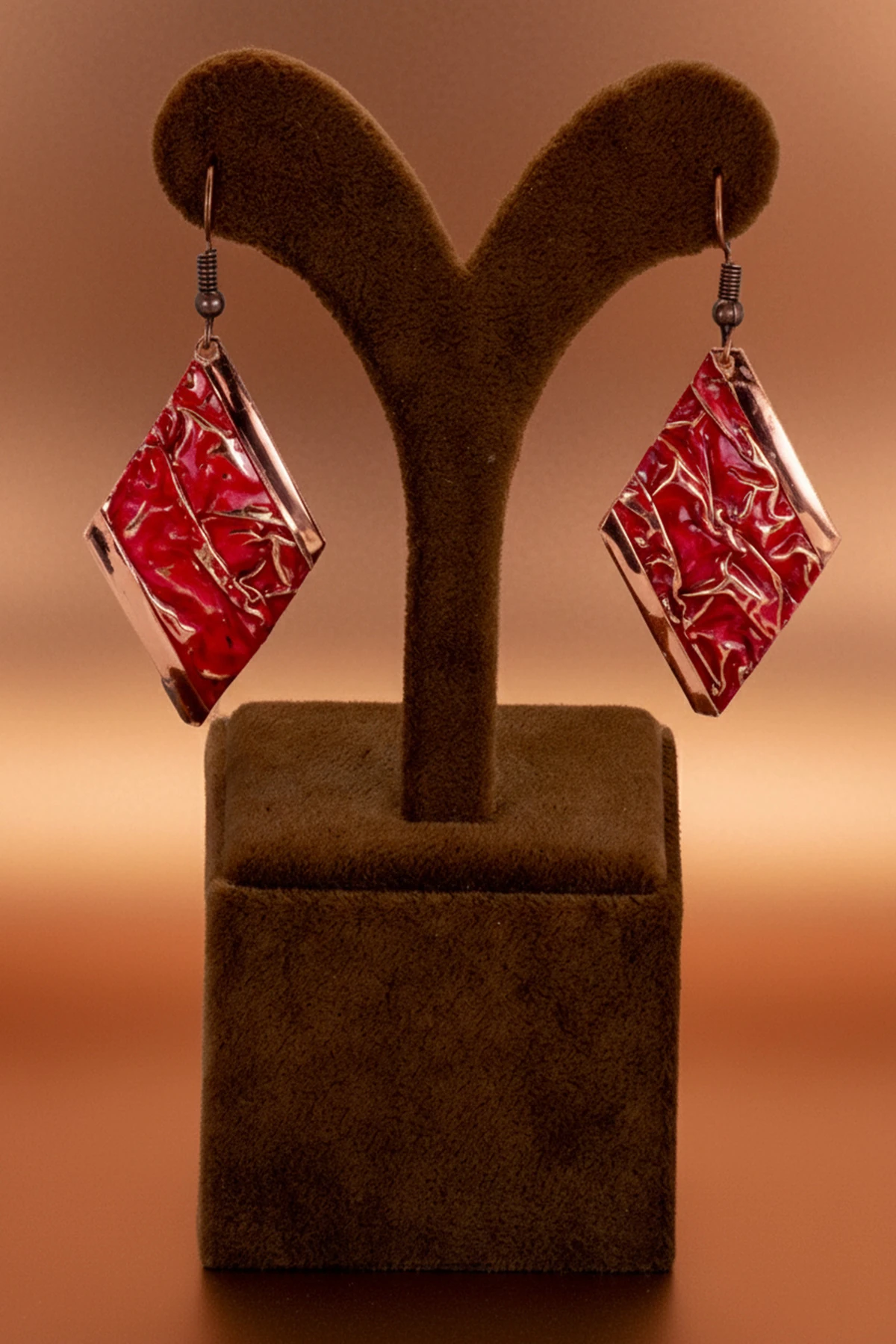 Kadın Bakır Küpe - Kırmızı Tutkunun Rengi Model Bakır Kadın Küpe