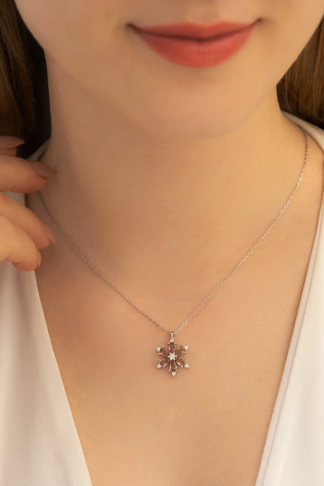 Women's Silver Necklace Zultanit Stone-set Flower Figured Women's Silver Necklace