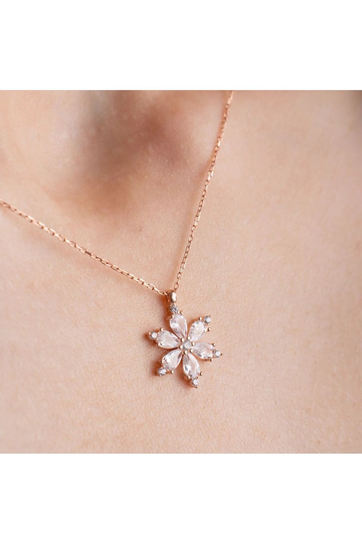 Gümüş Kolye - Zirkon Taşlı Rose Renk Sakura Kar Tanesi Kadın Kolye