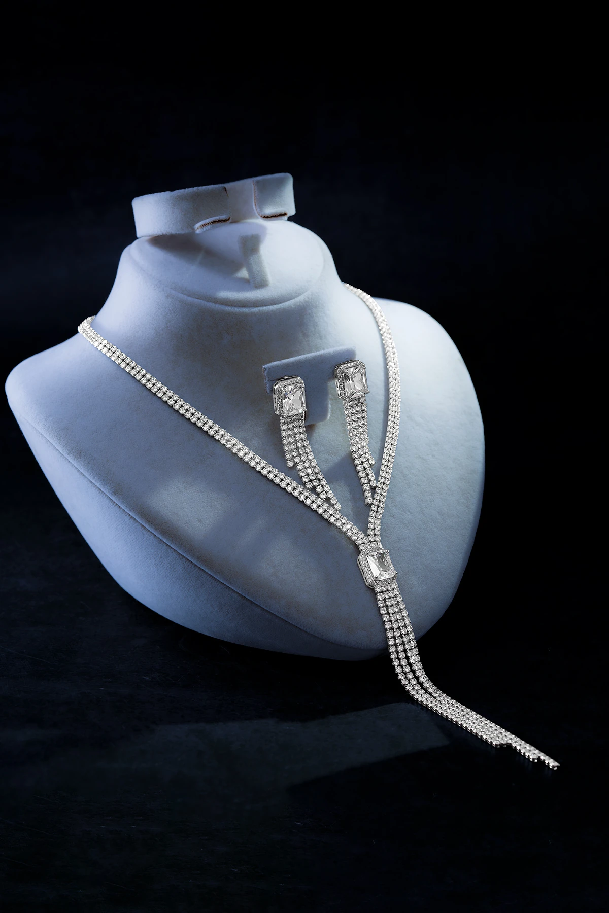 Kadın Bijuteri Kolye Küpe Set - Valeria Model Baget Ve Zirkon Taşlı Zarif Su Yolu Set