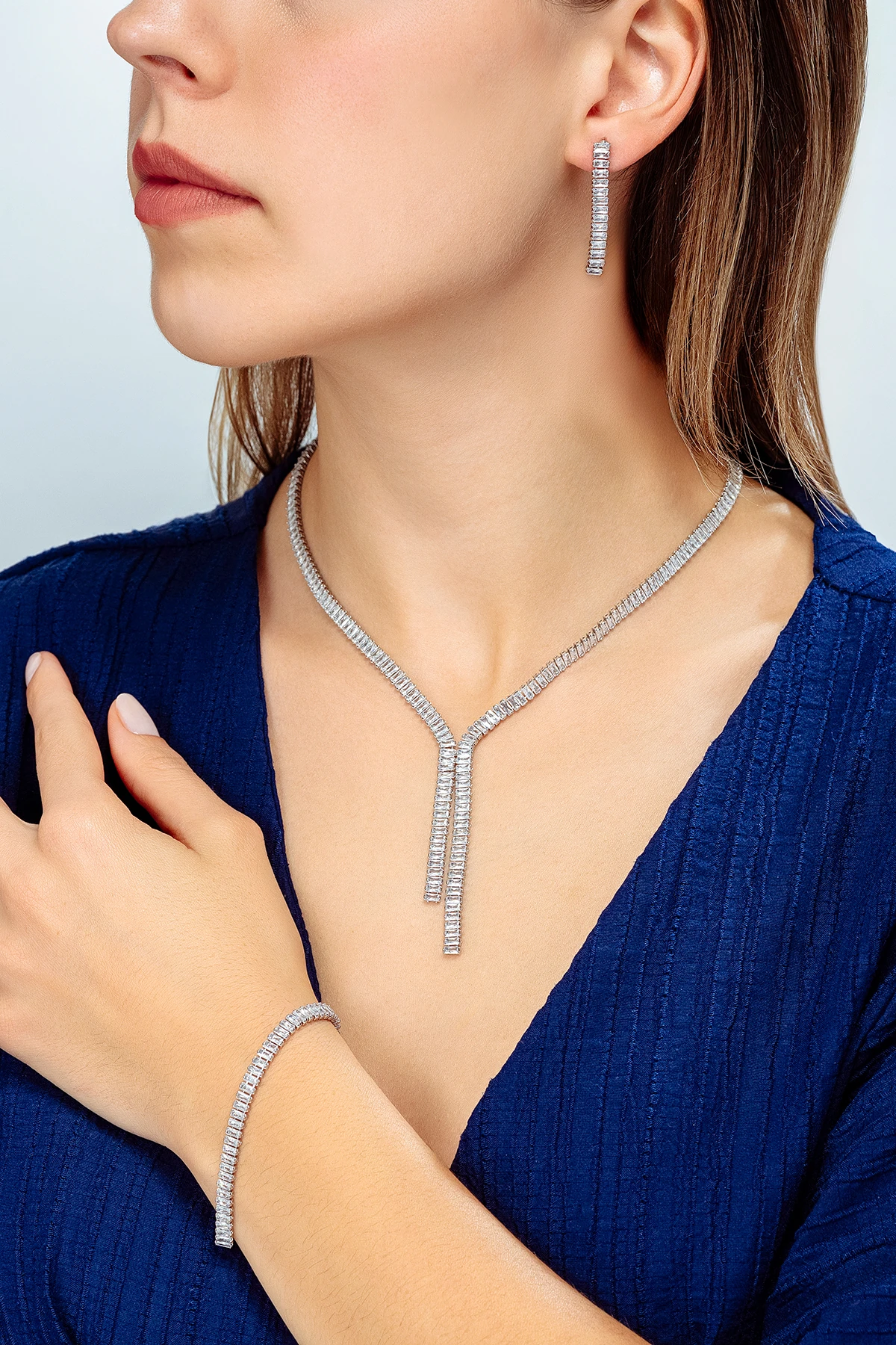 Kadın Bijuteri Kolye Bileklik Küpe Tam Set - Elora Model Baget Taşlı Zarif Su Yolu Tam Set