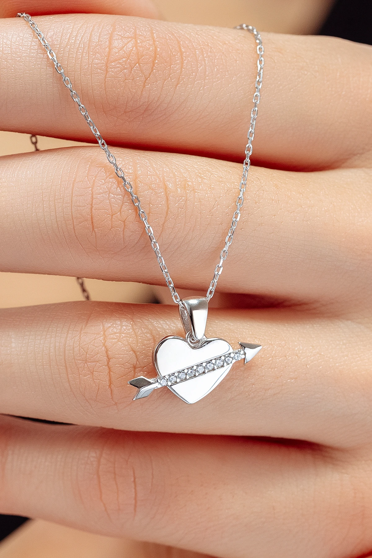 Kadın Gümüş Kolye - Swarovski Taşlı Zirconia Ok Ve Yay Motifli Kadın Kolye