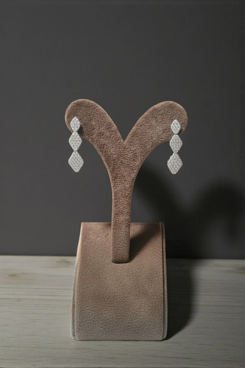 Kadın Gümüş Küpe - Kleopatra Model Zirkon Taşlı Su Yolu Küpe