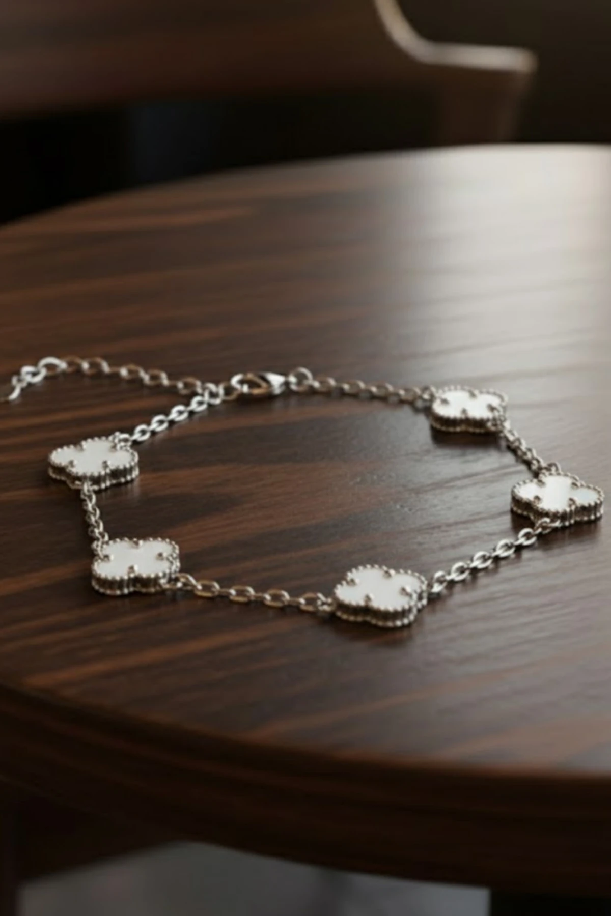 Kadın Bakır Bileklik - Lale Model Kadın Bakır Kelepçe Bilezik Metal Kutu Ve Doğal Taşlar