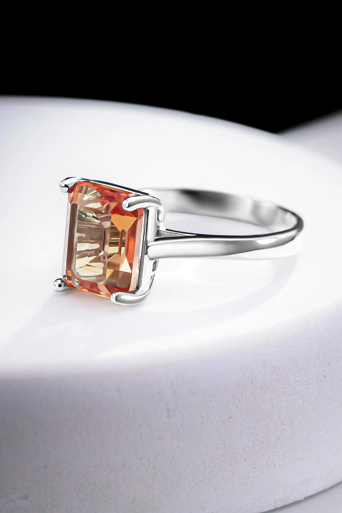 Gümüş Kadın Yüzük - Zultanit Taşlı Kare Model Tektaş Yüzük