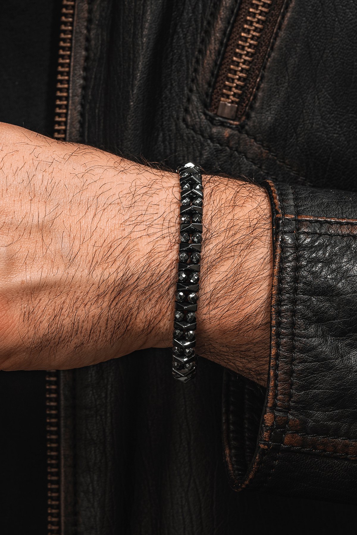 Erkek Kadın Doğal Taş Bileklik - Siyah Hematit Doğal Taşlı Makrome Yuvarlak Model Unisex Bileklik