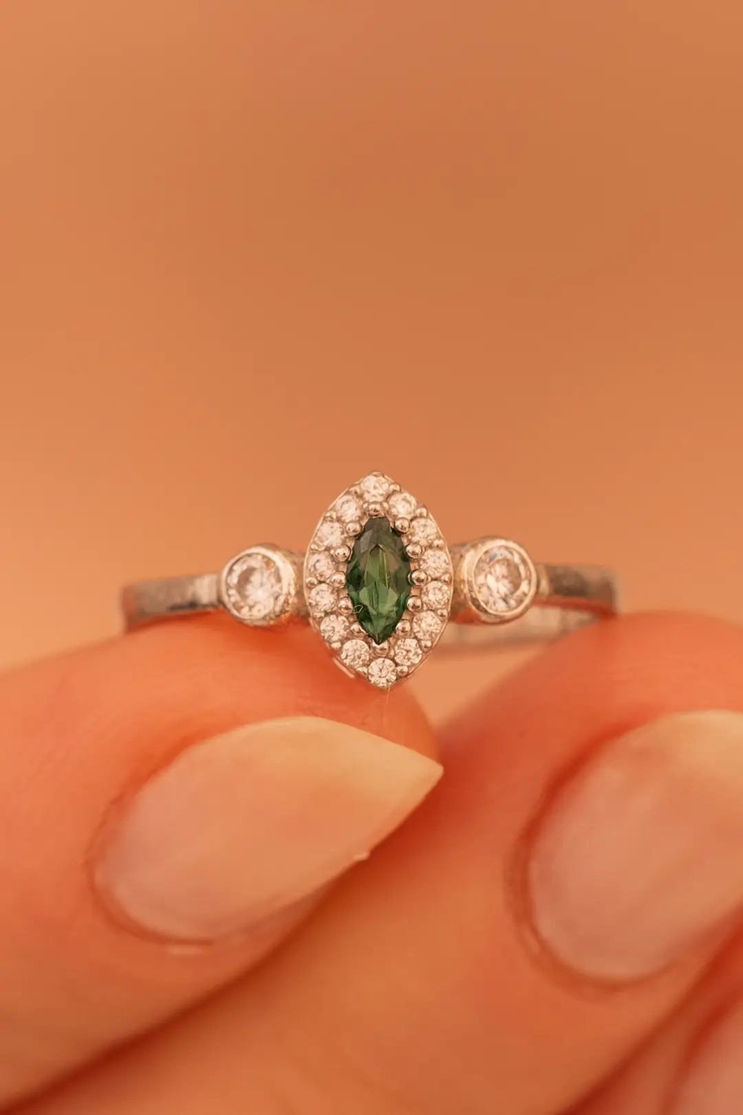 Women's Silver Ring Pera Emerald Marquise Stone-set 925 K Silver Ring