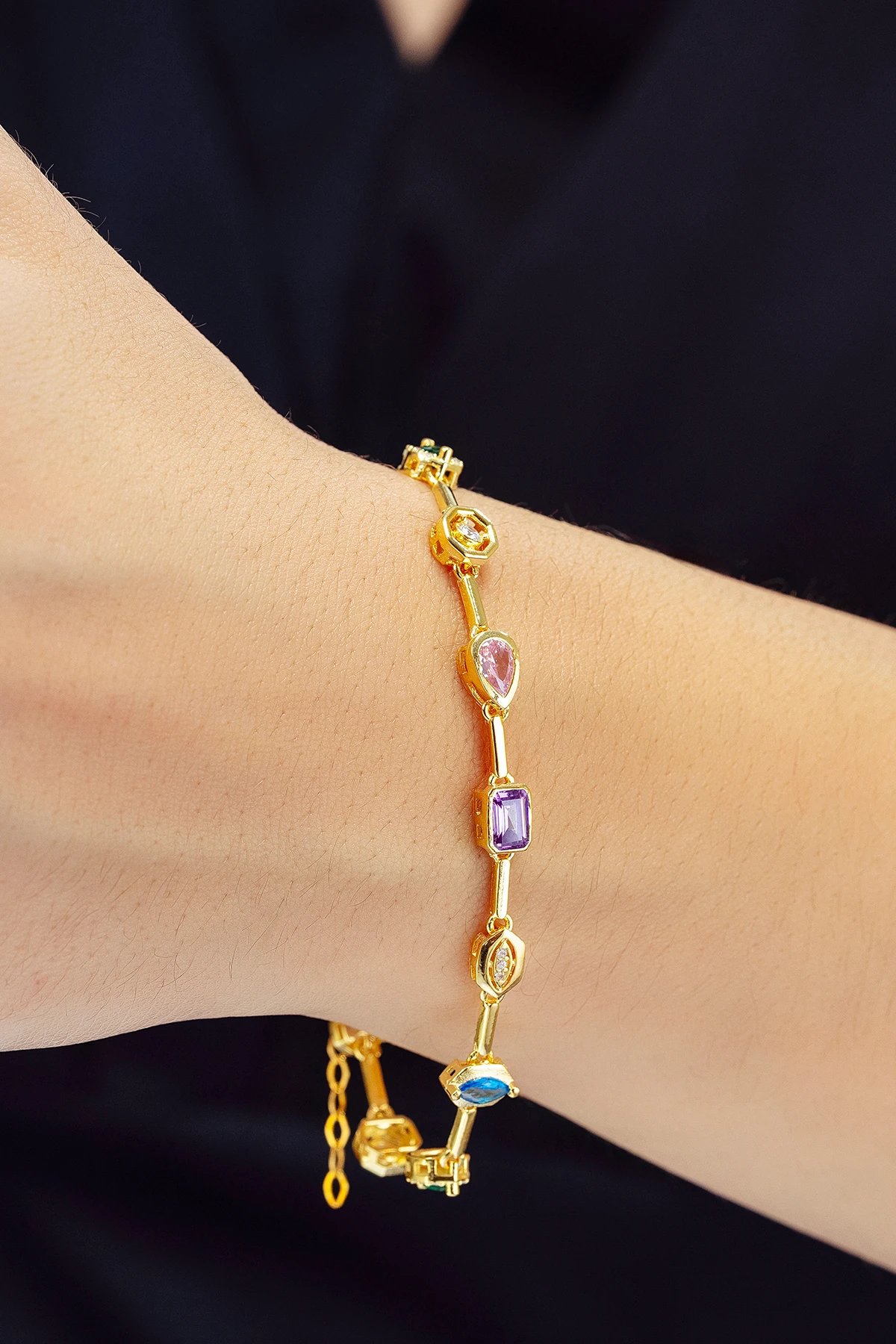 Kadın Renkli Taşlı Altın Kaplama Zarif 925 Ayar Gümüş Bileklik