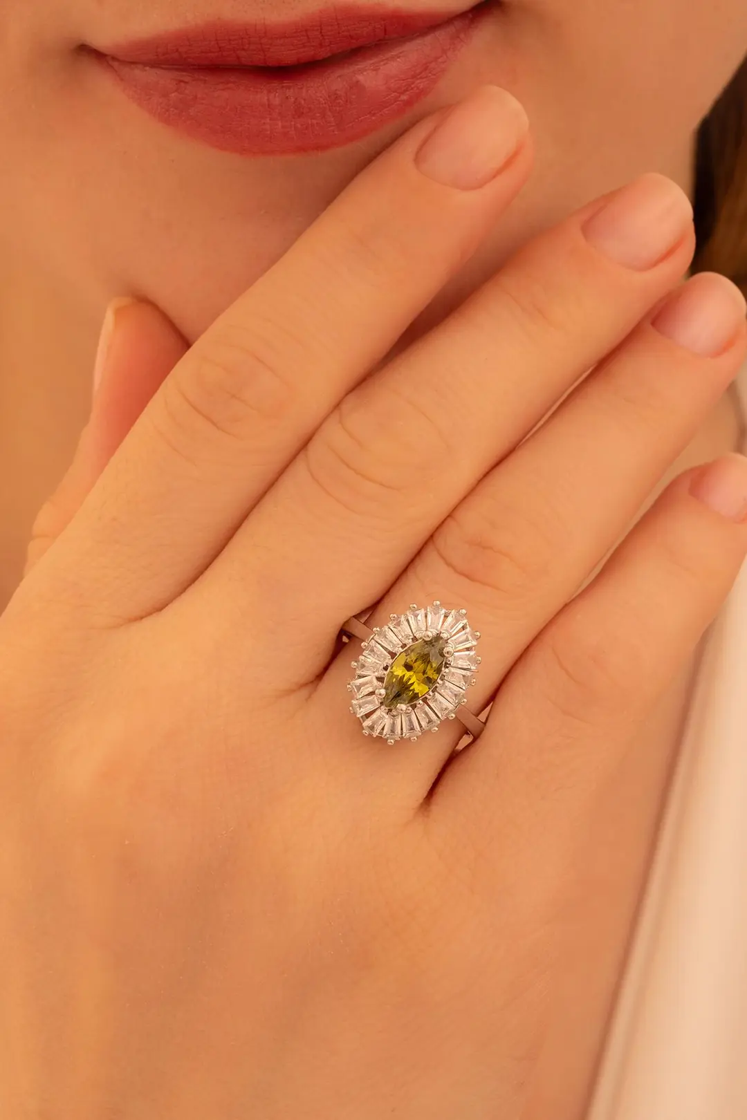 Women's Silver Ring Drop Zultanit Stone-set Baguette Süslemeli Rhodium-Plated Women's Ring