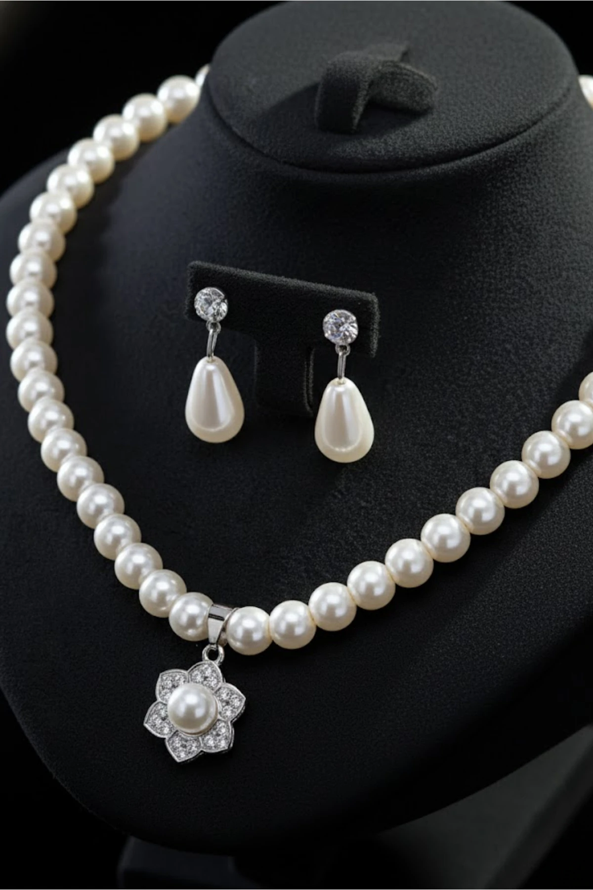Kadın İnci Kolye Küpe Set - Margaret Model Çiçek Motifli Kadın İnci Set