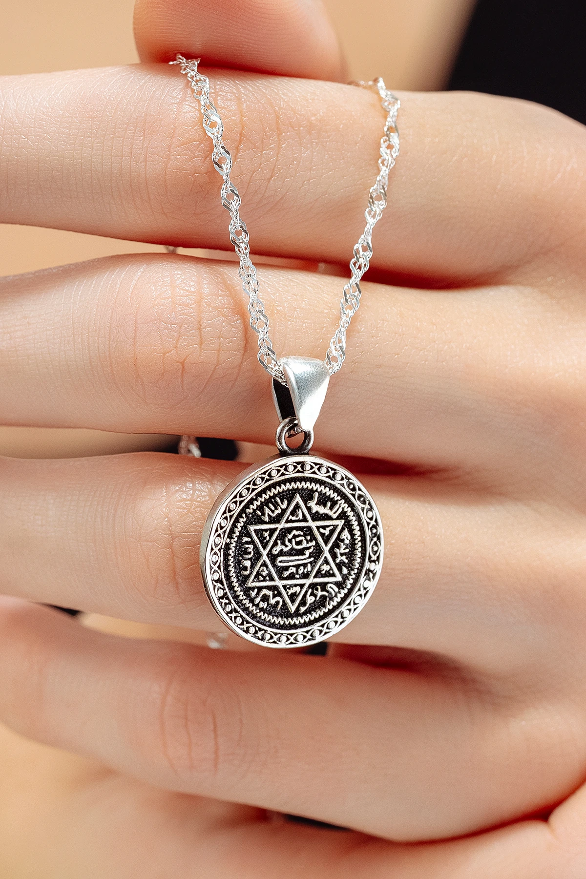 Kadın Gümüş Kolye - Hz. Süleyman Mührü Işlemeli Kadın Kolye