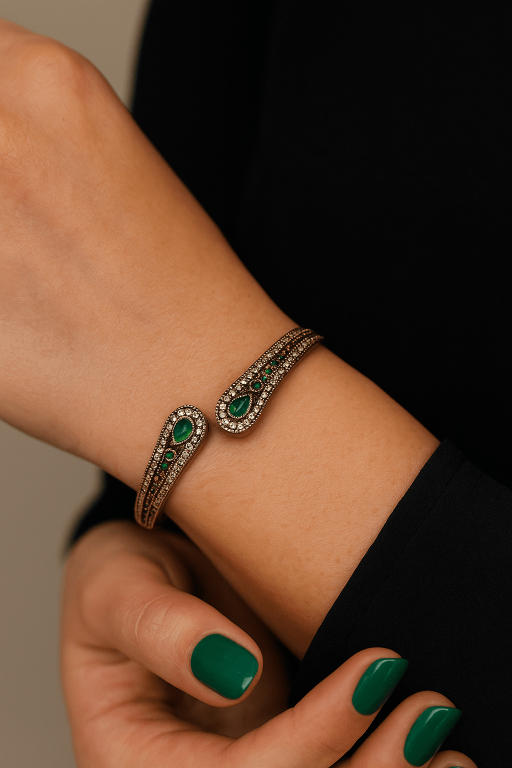 Fatmanın Eli Zümrüt Taşlı Gümüş Bronz Bileklik Bilezik