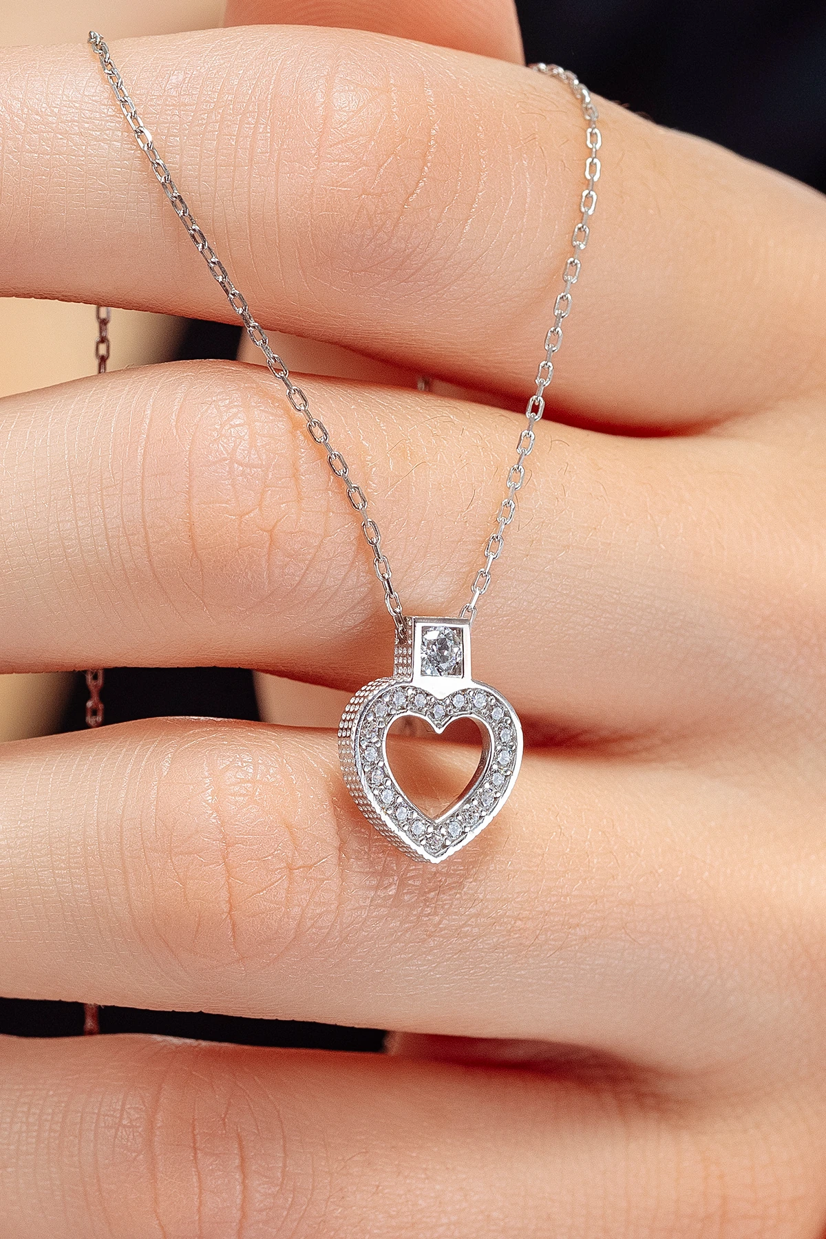 Kadın Gümüş Kolye - Swarovski Taşlı Zirconia Kalp Motifli Kadın Kolye