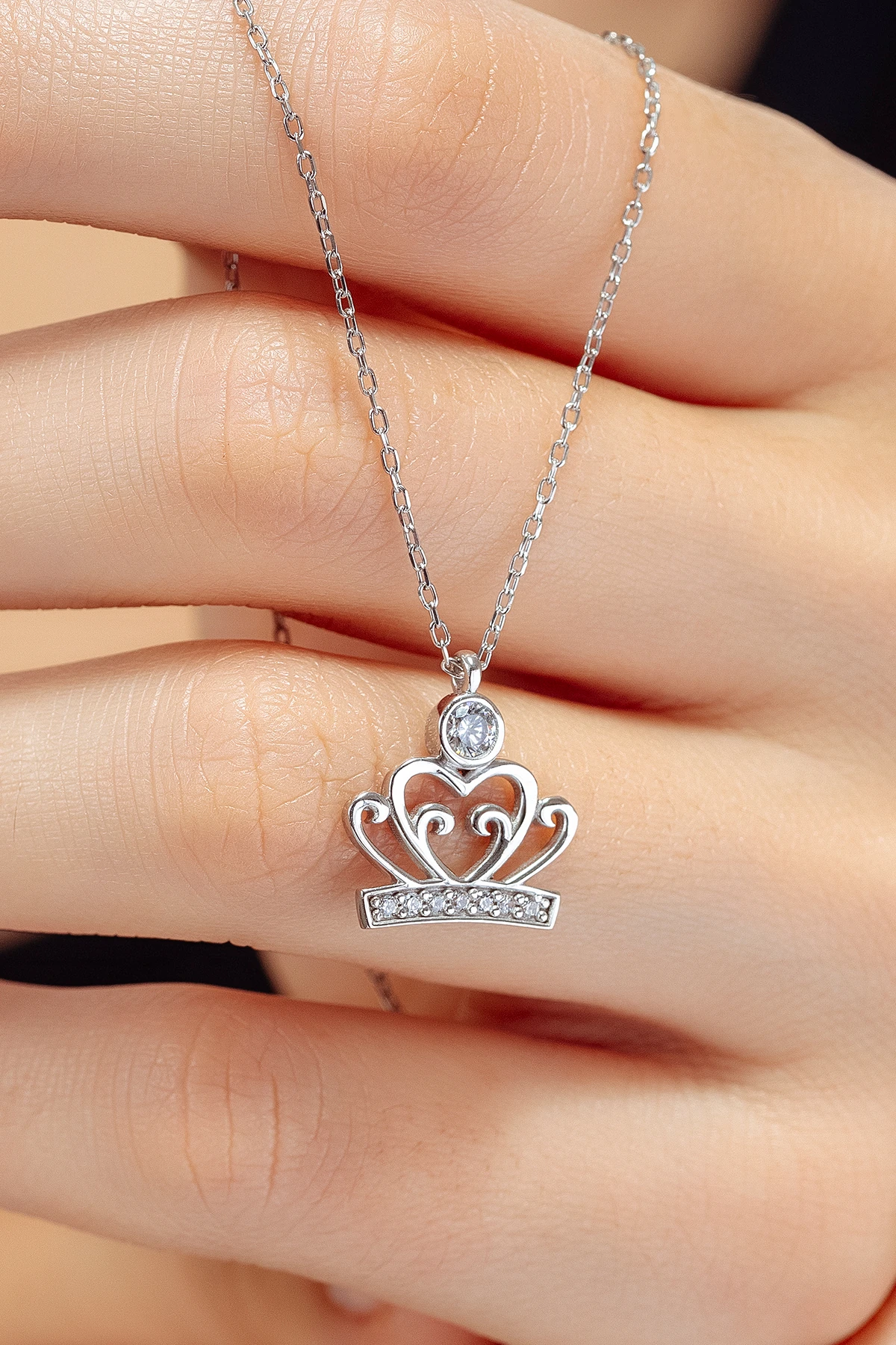 Kadın Gümüş Kolye - Swarovski Taşlı Sıralı Zirconia Kalp Motifli Kadın Kolye