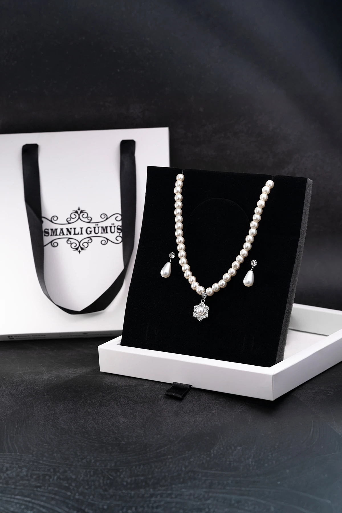 Kadın İnci Kolye Küpe Set - Margaret Model Çiçek Motifli Kadın İnci Set