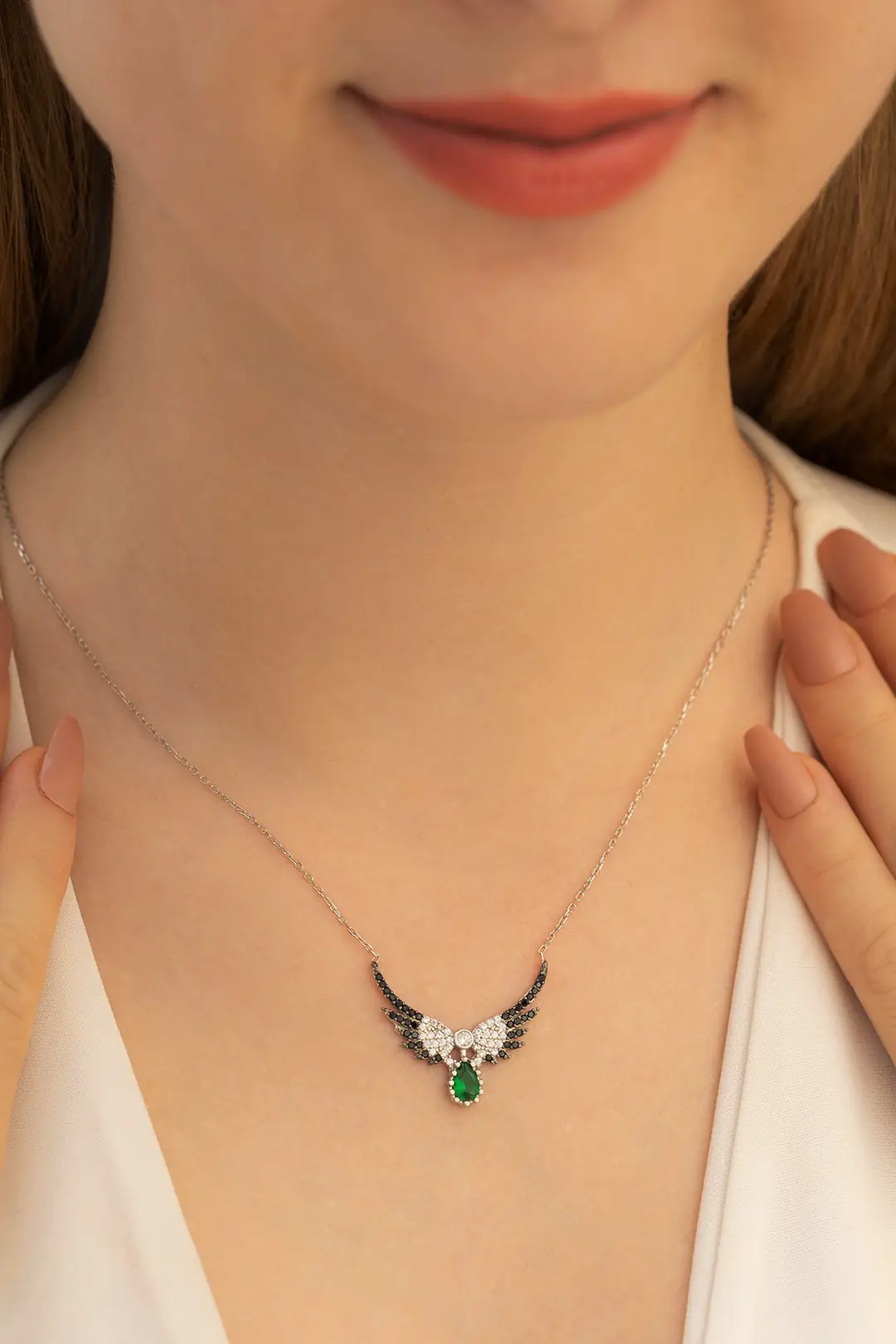Women's Silver Necklace Zircon & Emerald Stone-set Melek Wing Women's Silver Necklace