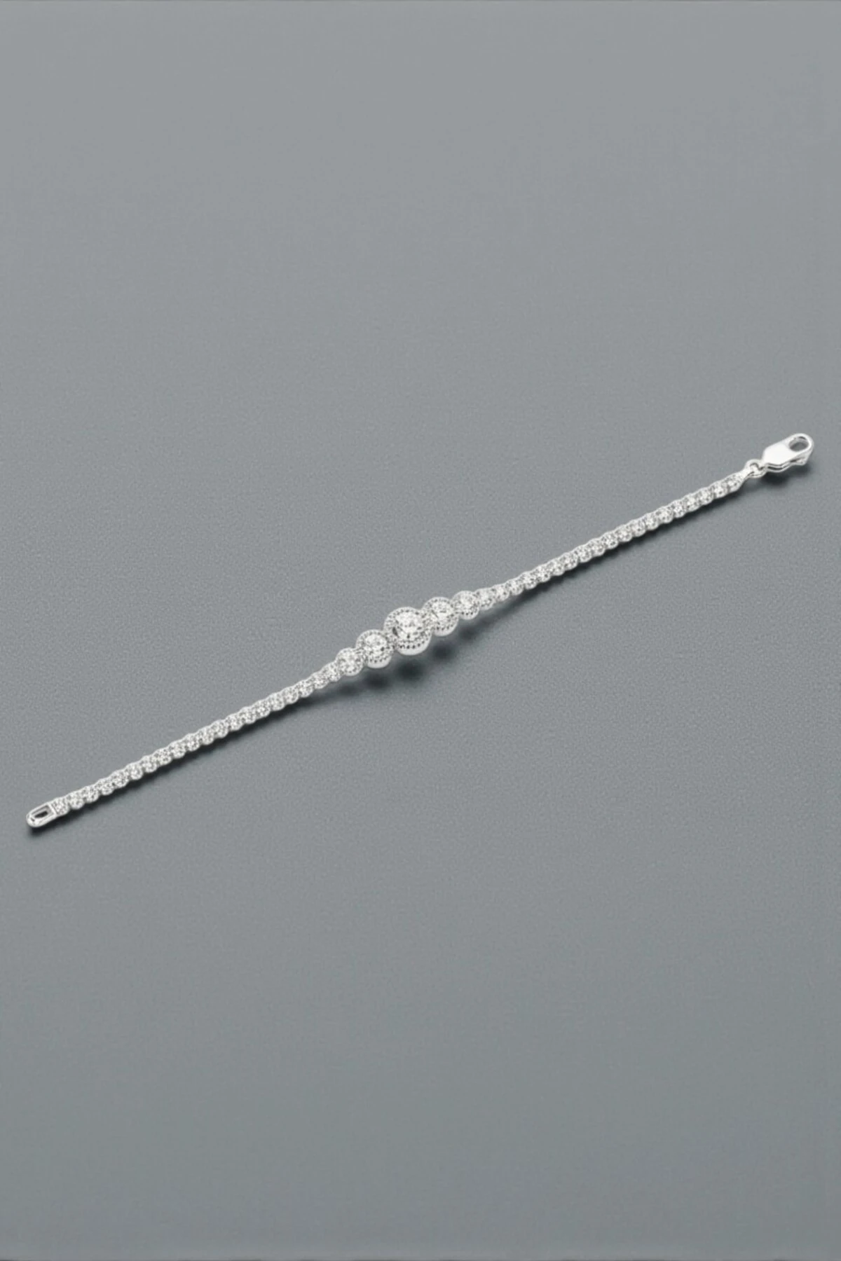 Parla Model Zirkon Taşlı Gümüş Su Yolu Kadın Bileklik