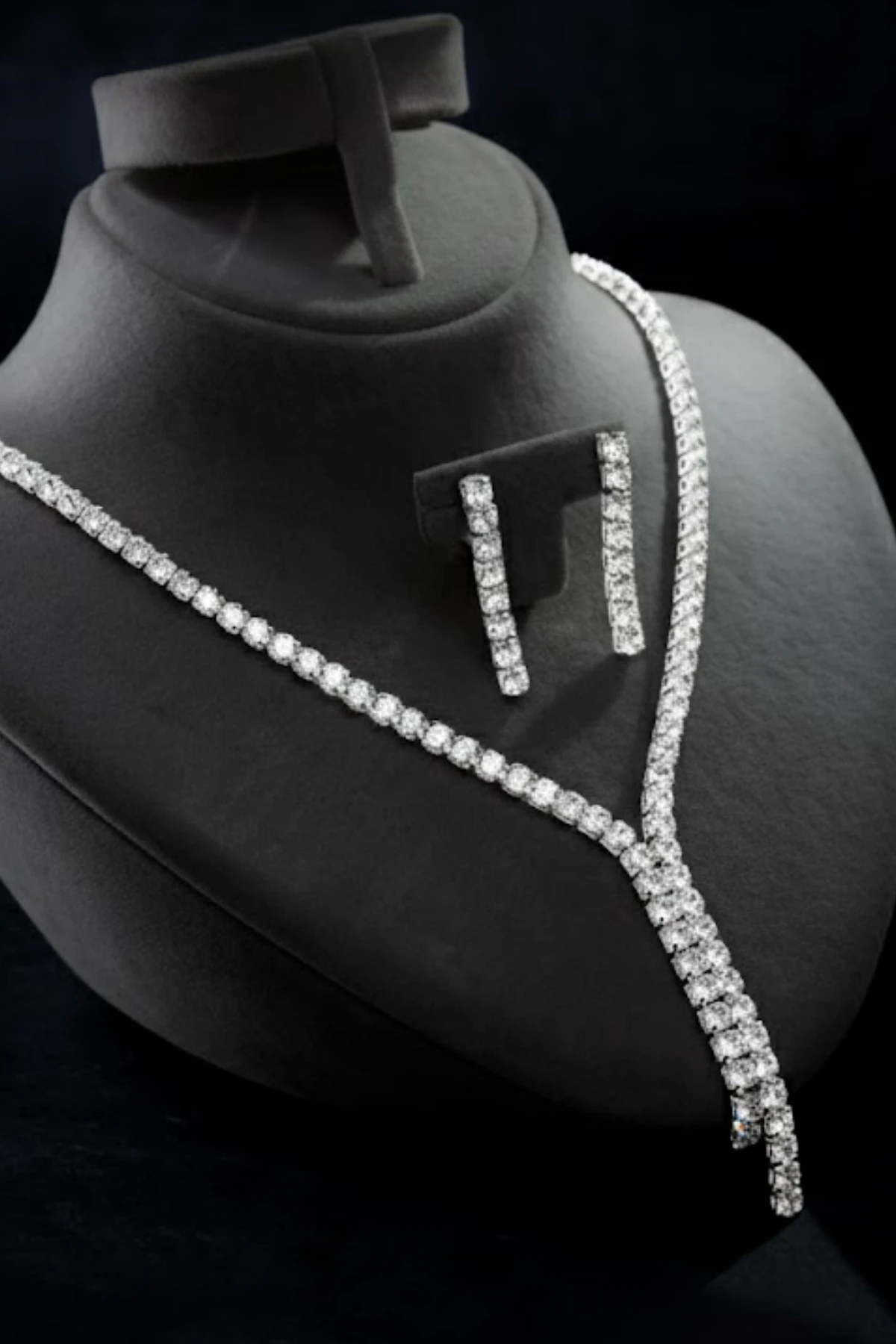 Kadın Bijuteri Kolye Küpe Set - Vera Model Baget ve Zirkon Taşlı Zarif Su Yolu Set