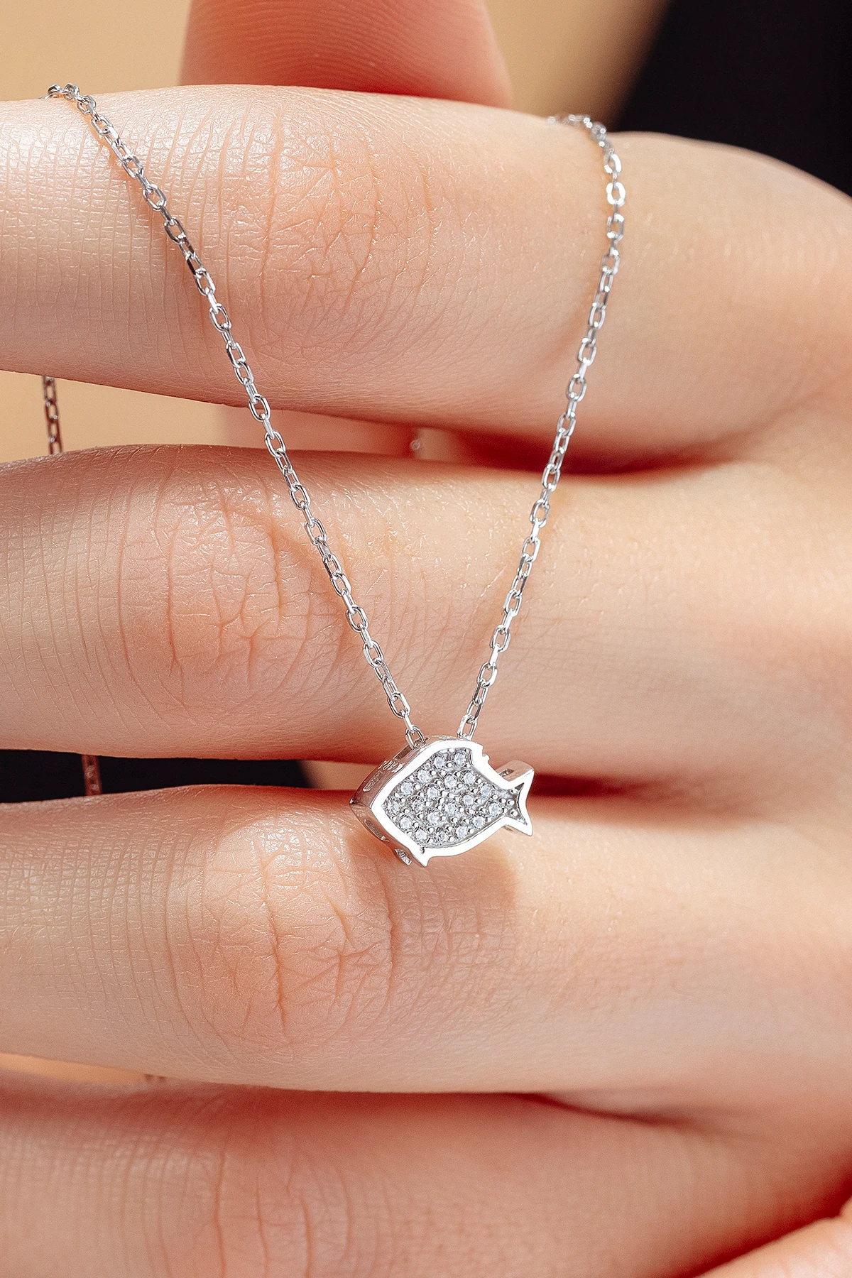 Kadın Gümüş Kolye - Swarovski Taşlı Zirconia Balık Motifli Kadın Kolye