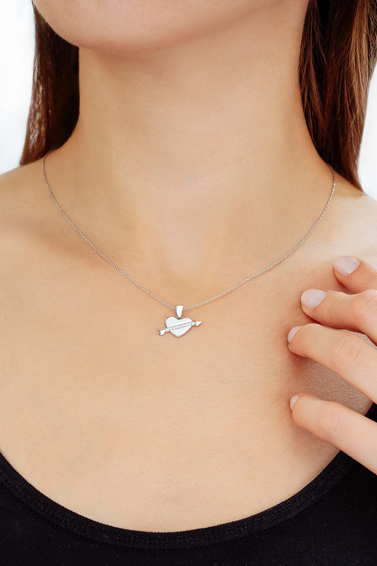 Kadın Gümüş Kolye - Swarovski Taşlı Zirconia Ok Ve Yay Motifli Kadın Kolye