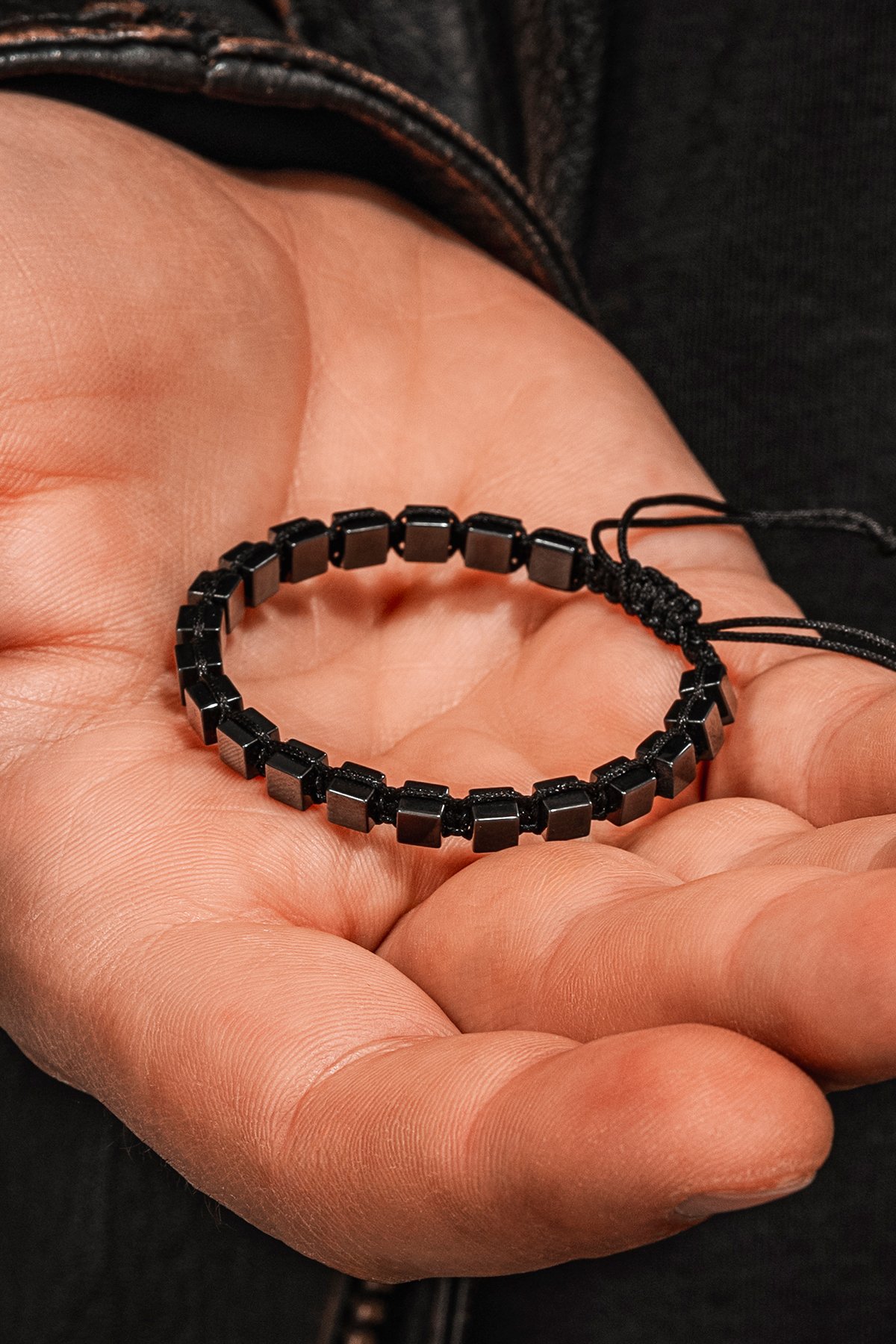 Erkek Kadın Doğal Taş Bileklik - Siyah Hematit Doğal Taşlı Makrome Küp Model Unisex Bileklik