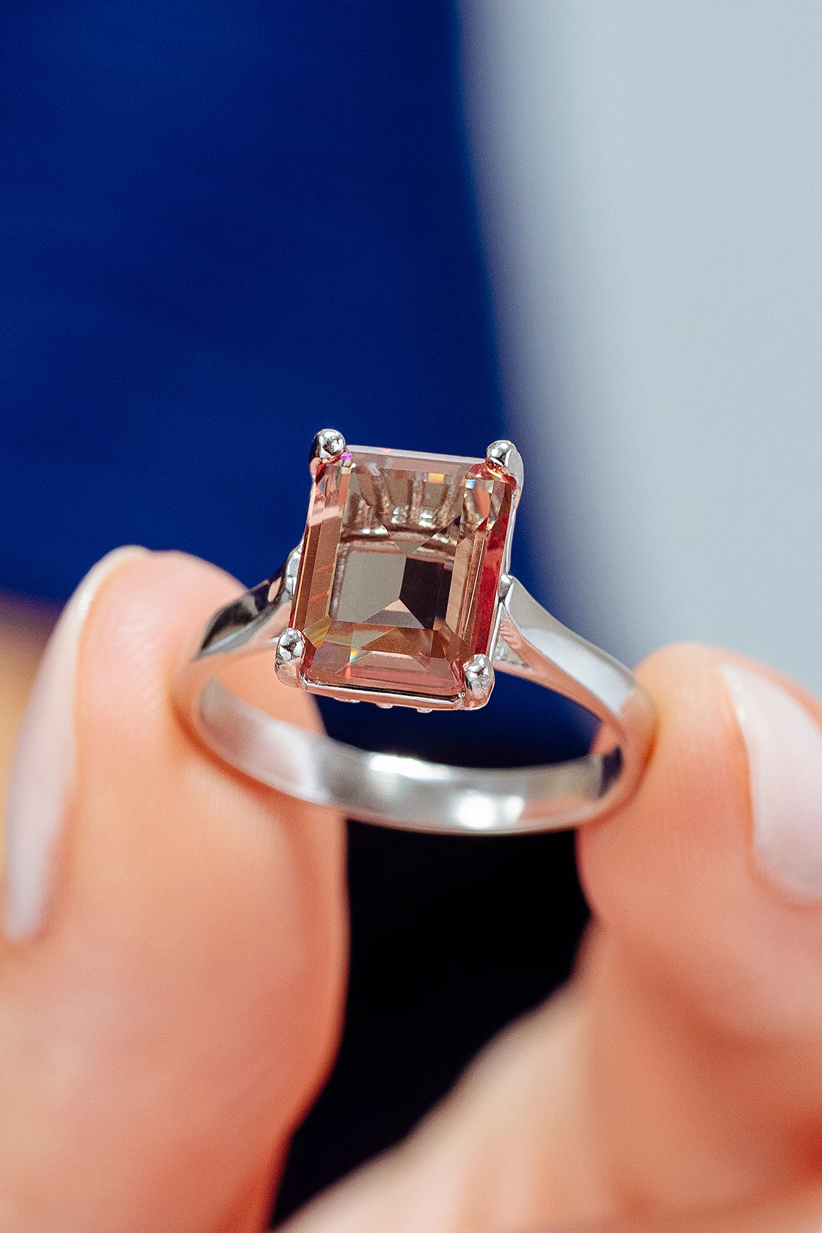 Gümüş Kadın Yüzük - Zultanit Taşlı Kare Model Tektaş Yüzük