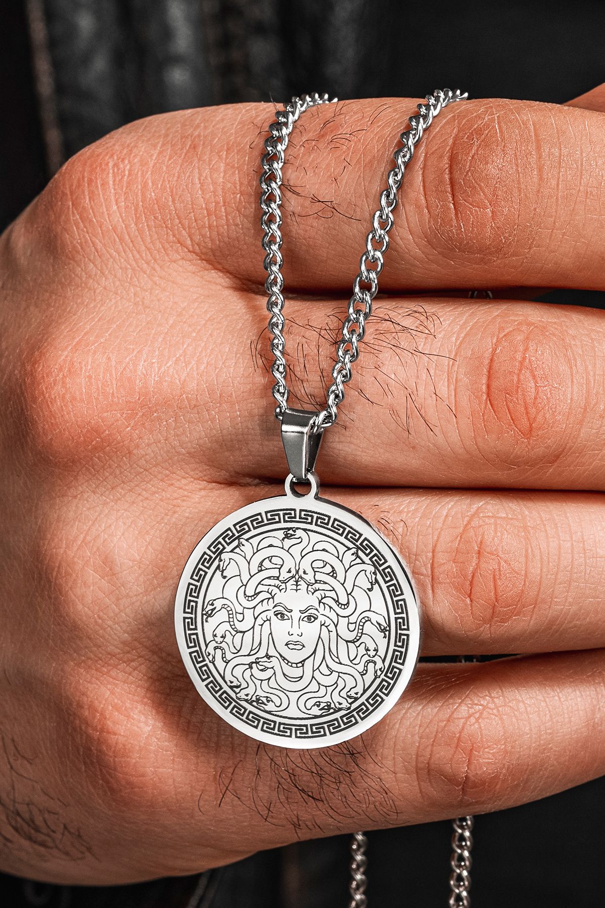 Steel Aether Çelik Erkek Kolye Yunan Tanrısı Medusa İşlemeli Yuvarlak Plaka Kararmaz