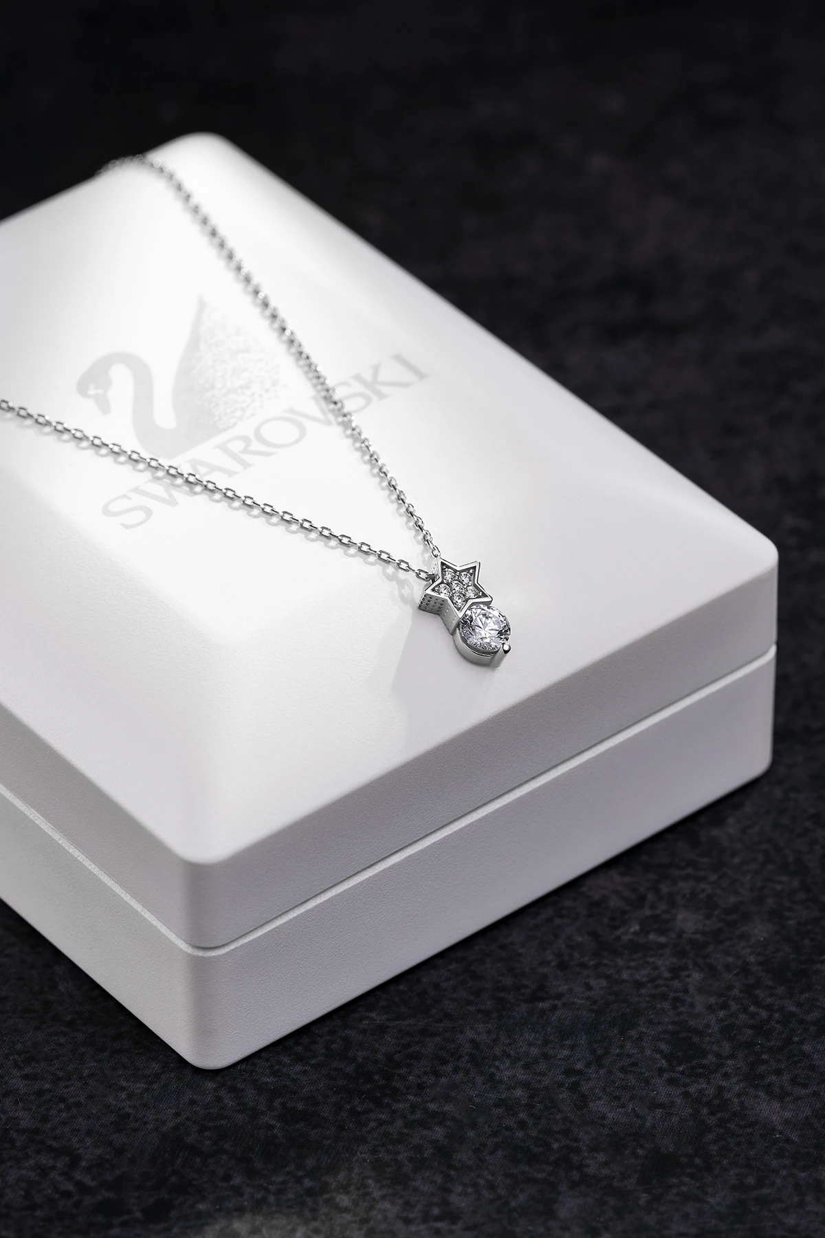 Kadın Gümüş Kolye - Swarovski Taşlı Zirconia Tektaşlı Yıldız Motifli Kadın Kolye