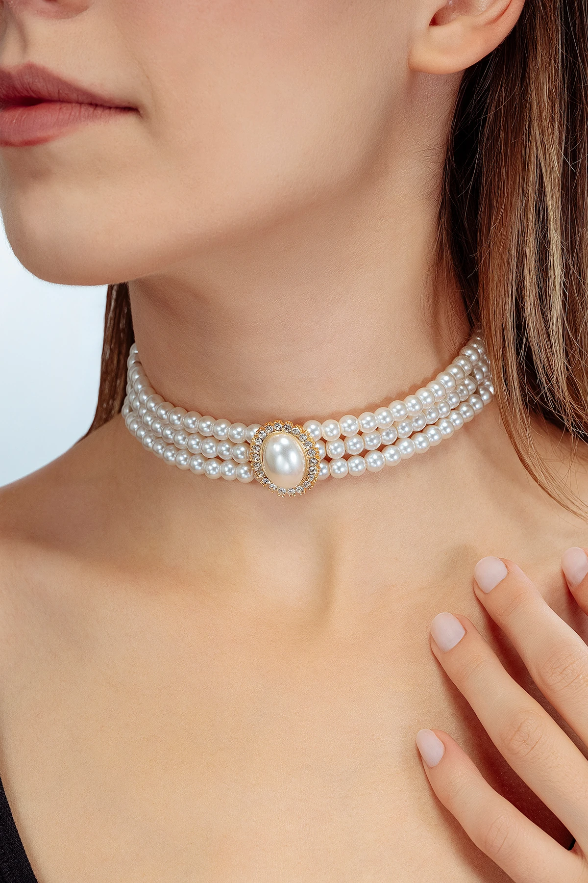 Gold Altın Kaplama Üç Sıralı Oval Taş Detaylı Kadın İnci Choker Kolye