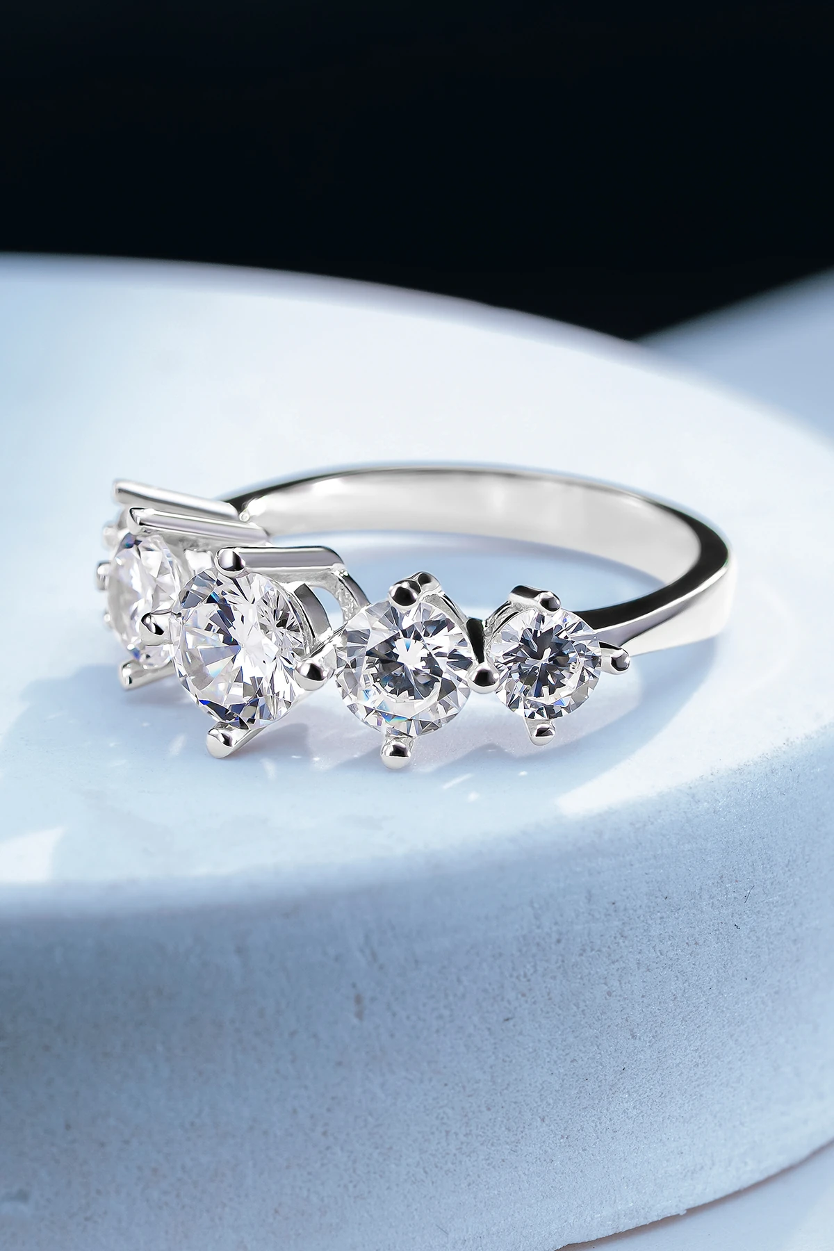 Gümüş Beştaş Bayan Gümüş Yüzük